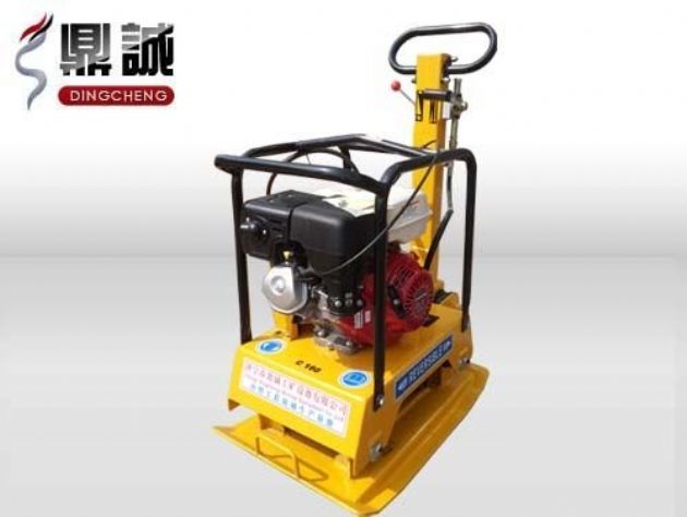 點(diǎn)擊查看詳細(xì)信息<br>標(biāo)題：雙向振動(dòng)平板夯 閱讀次數(shù)：13664