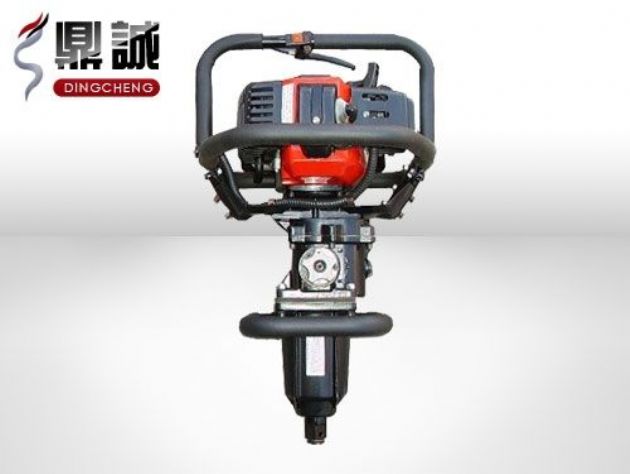 點擊查看詳細信息<br>標題：便攜式內(nèi)燃扳手 閱讀次數(shù)：4623