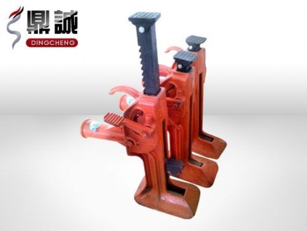 點擊查看詳細信息<br>標題：齒條式起道機 閱讀次數(shù)：4515