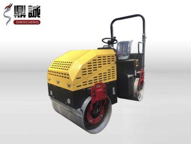 點(diǎn)擊查看詳細(xì)信息<br>標(biāo)題：2.5噸全液壓座駕式振動(dòng)壓路機(jī) 閱讀次數(shù)：14990